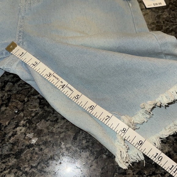 Dollhousee light wash Bermuda denim frayed high rise shorts NWT 5/6 - Picture 6 of 8